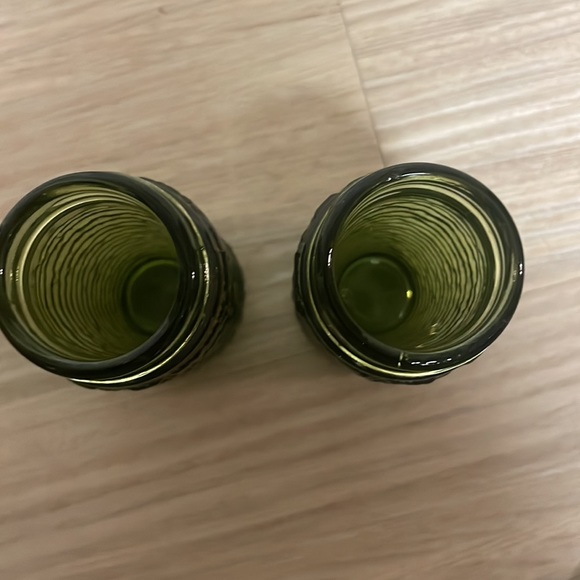Vintage Green Glass Salt and Pepper Shaker Set - Picture 7 of 8